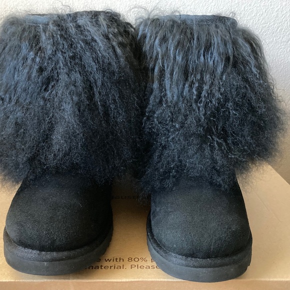 UGG CLASSIC SHORT MONGOLIAN CUFF FUR SHEEPSKIN BOOTS BLACK SIZE 8 - Picture 13 of 16